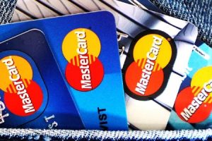 Kies u voor een lening of een creditcard?